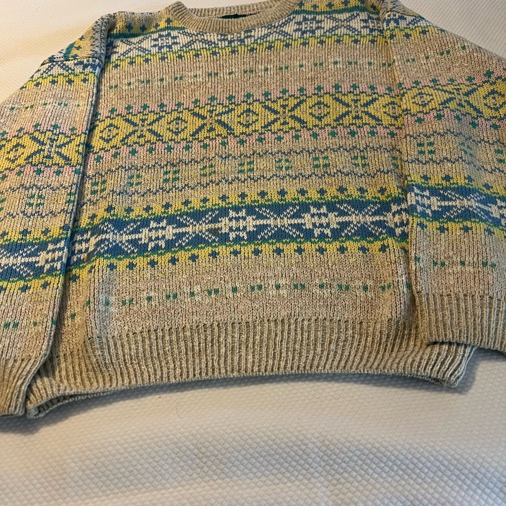 Izod Beige and Blue Patterned Crewneck Sweater